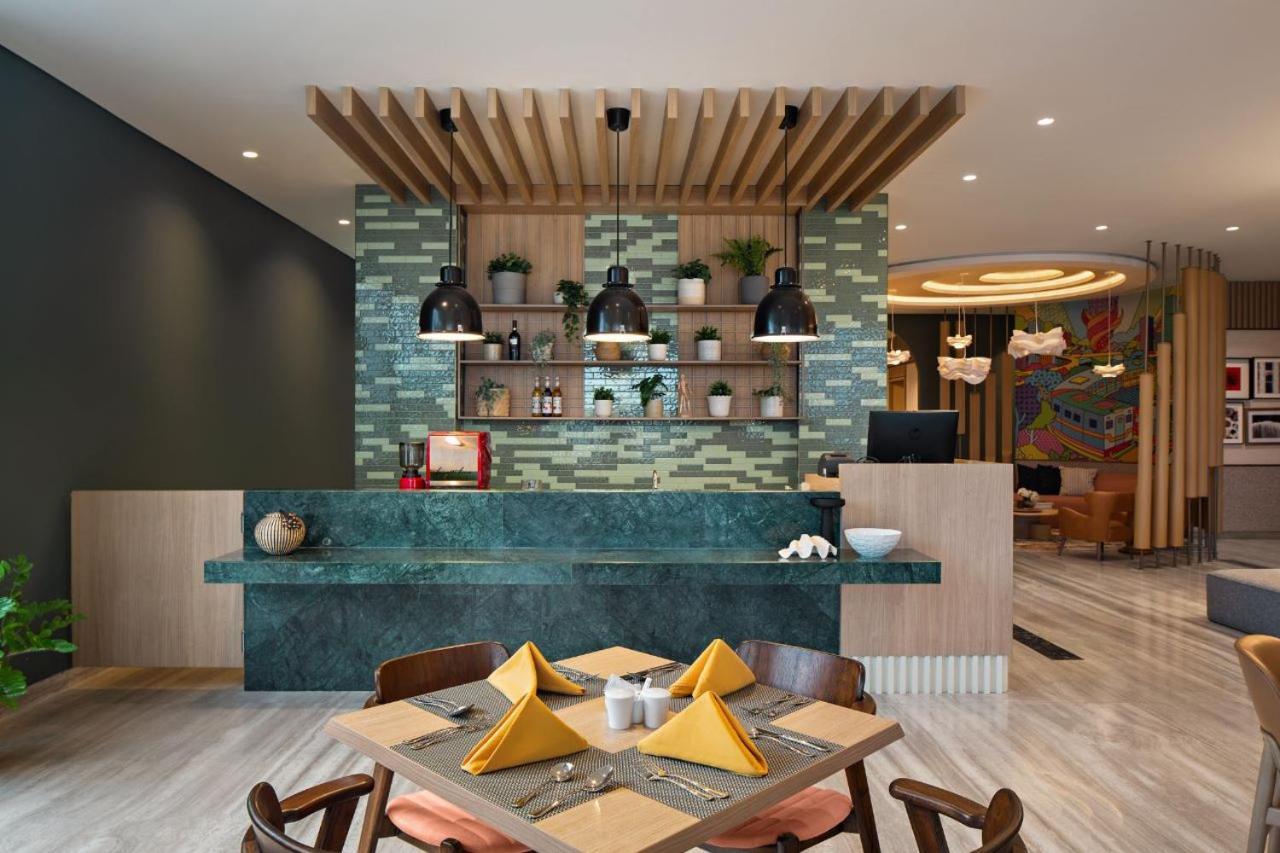 Maxonehotels At Kota Harapan Indah-Bekasi Exterior photo