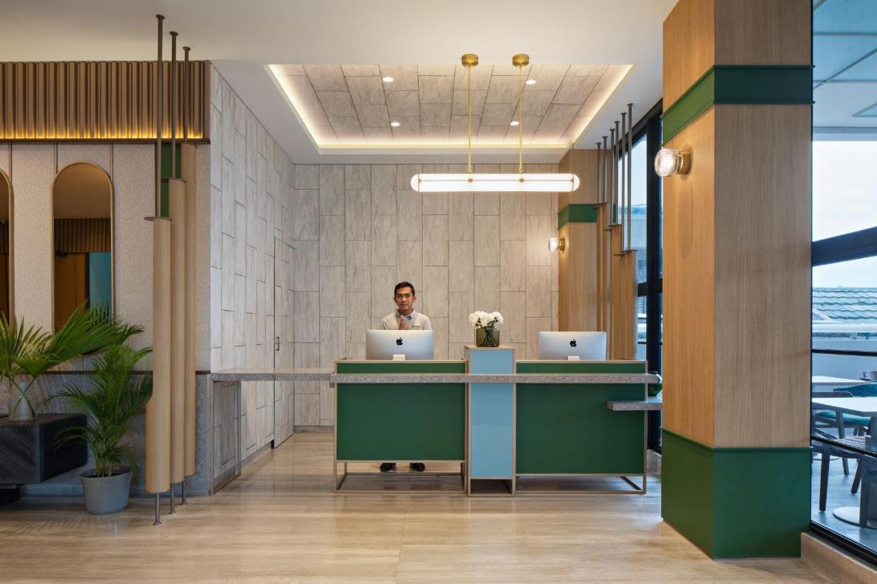 Maxonehotels At Kota Harapan Indah-Bekasi Exterior photo