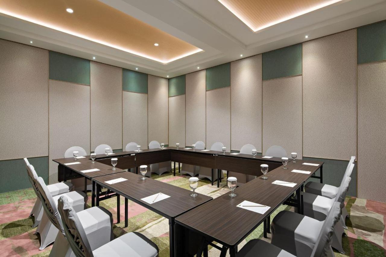 Maxonehotels At Kota Harapan Indah-Bekasi Exterior photo