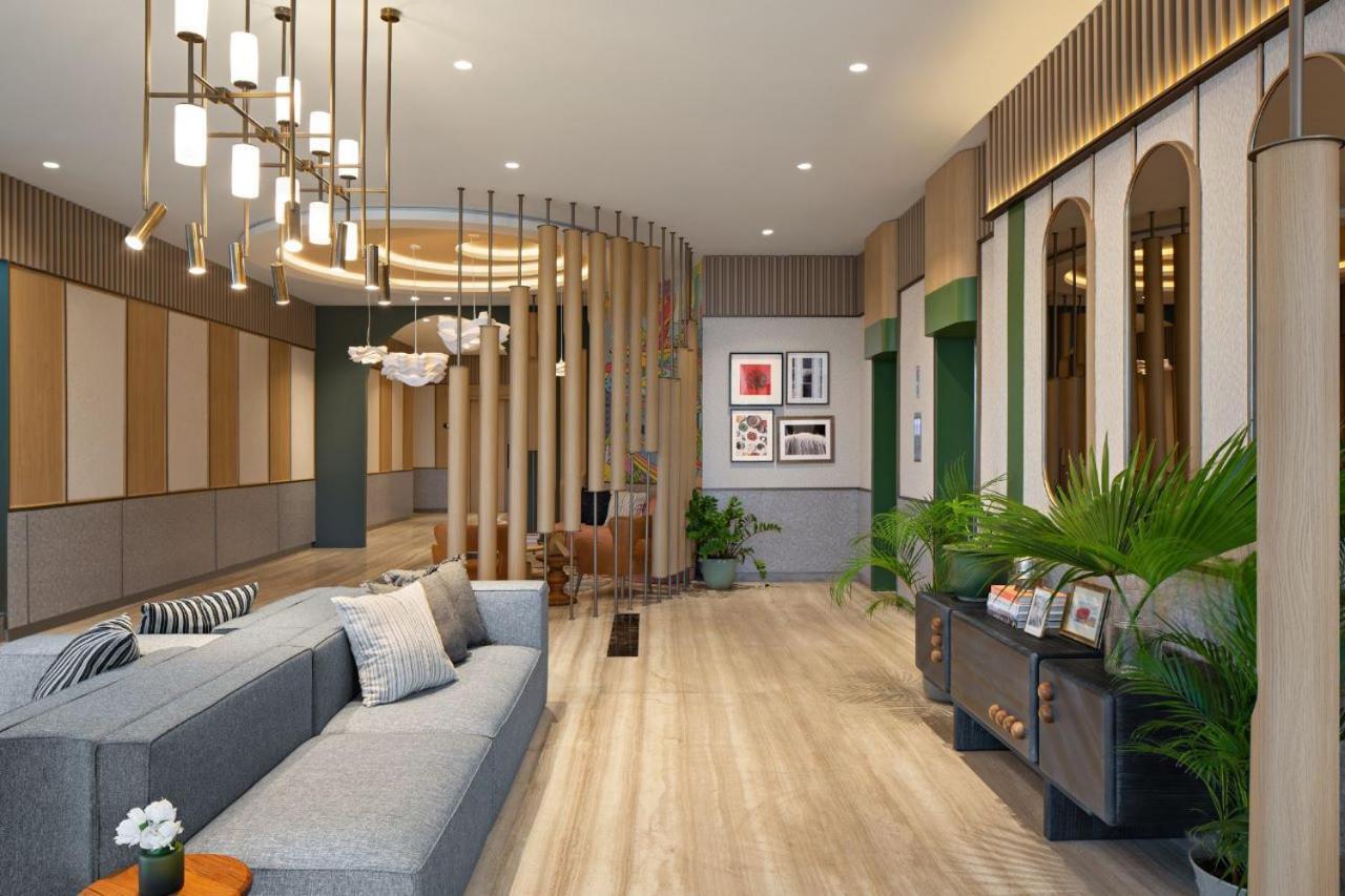 Maxonehotels At Kota Harapan Indah-Bekasi Exterior photo
